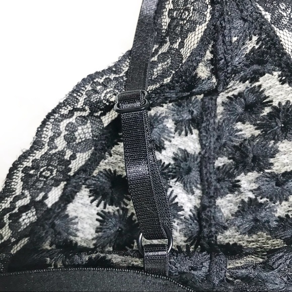 Black Lace Bralette - Picture 2 of 3